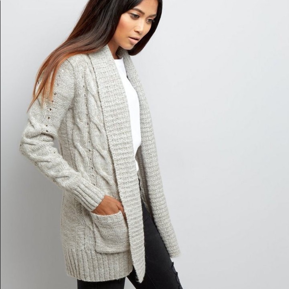 New Look Gray Cable Cardigan Size Small